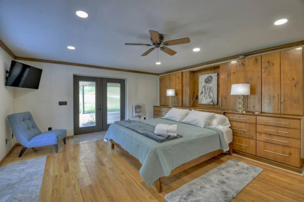 The Chariot - Creek Front With Hottub, Fire Pits, Billiards, Ev Charger - Sandalwood Stays Blue Ridge Extérieur photo