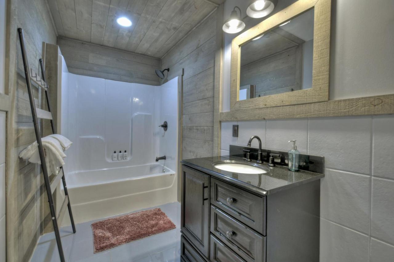 The Chariot - Creek Front With Hottub, Fire Pits, Billiards, Ev Charger - Sandalwood Stays Blue Ridge Extérieur photo